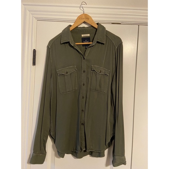 Green button down shirt - Picture 1 of 5
